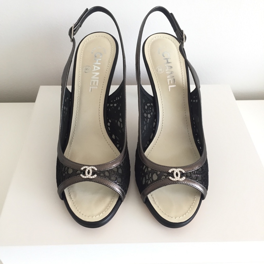 CHANEL Black Slingback Sandals NWT 40.5